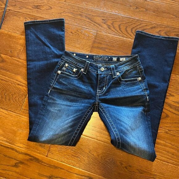 Miss me (NWOT) size 27 low-rise rhinestone embellished & rhinestone button - Picture 5 of 10